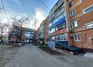 Продаю однокомнатную квартиру, 33 м2, Тихорецк, улица Калинина, 10