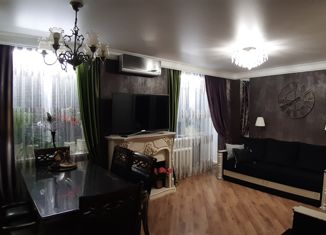 Продам трехкомнатную квартиру, 55 м2, Ростовская область, улица Фрунзе, 55