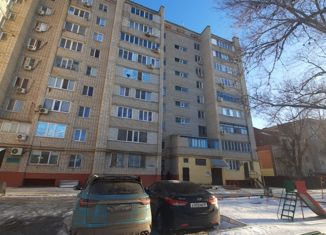 4-ком. квартира на продажу, 80 м2, Элиста, 6-й микрорайон, 1, 6-й микрорайон