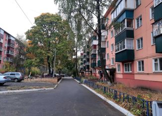 Трехкомнатная квартира на продажу, 57.4 м2, Курск, Сумская улица, 40Б