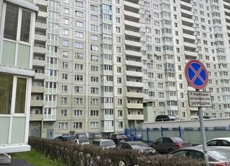 Продажа двухкомнатной квартиры, 60.2 м2, Санкт-Петербург, улица Бадаева, 8к2, улица Бадаева