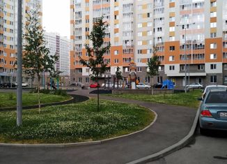 Продам 1-ком. квартиру, 38 м2, Мурино, Екатерининская улица, 8к1, ЖК Три кита