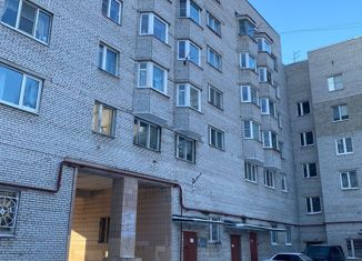 Продам трехкомнатную квартиру, 59.3 м2, посёлок Стрельна, Орловская улица, 2