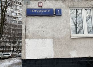 Сдается в аренду 2-ком. квартира, 63 м2, Москва, улица Твардовского, 1, метро Строгино