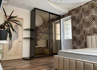 Продам 2-ком. квартиру, 70 м2, Краснодар, Кожевенная улица, 57, микрорайон Кожзавод