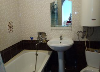 Продаю 1-ком. квартиру, 35 м2, Артём, 1-я Рабочая улица, 29/1