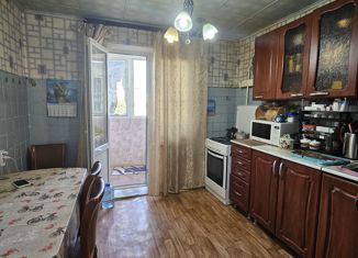 Продается 4-комнатная квартира, 84 м2, Зверево, улица Осташенко, 17