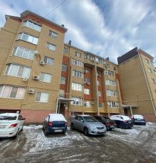 Продаю 1-комнатную квартиру, 44 м2, Калмыкия, улица Юрия Клыкова, 90Б