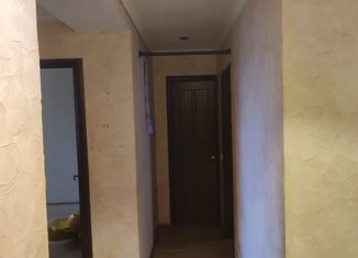 Продам 3-комнатную квартиру, 67 м2, поселок городского типа Черноморский, улица Ленина, 4