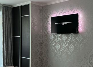 Сдам в аренду 2-комнатную квартиру, 50.6 м2, рабочий посёлок Заветы Ильича, Приморский бульвар, 9