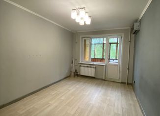 Продается 1-ком. квартира, 33 м2, Тольятти, бульвар Орджоникидзе, 2, Автозаводский район