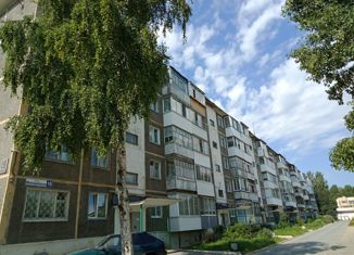 3-комнатная квартира на продажу, 60.6 м2, поселок городского типа Рефтинский, Молодёжная улица, 19