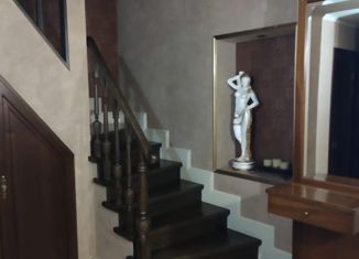 Продам 5-ком. квартиру, 285 м2, Ставрополь, улица Льва Толстого, 57, микрорайон № 25