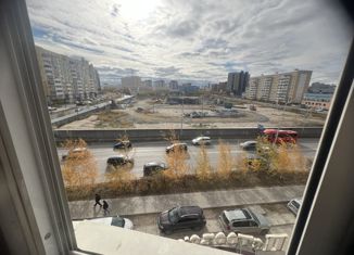 Продажа 2-комнатной квартиры, 55 м2, Саха (Якутия), улица Петровского, 12