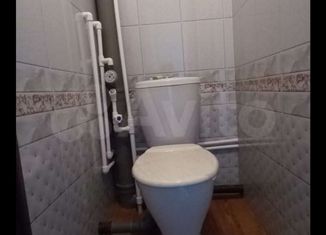 Продаю двухкомнатную квартиру, 50 м2, поселок Светлый, Нижняя улица, 12