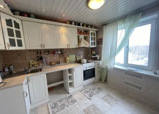 Продается трехкомнатная квартира, 78.5 м2, Дятьково, 13-й микрорайон, 19