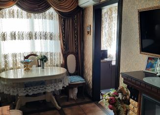 Четырехкомнатная квартира на продажу, 64 м2, Орск, Орский проспект, 31