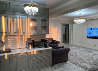 Продам трехкомнатную квартиру, 108 м2, Дагестан, улица Амет-Хан Султана, 25