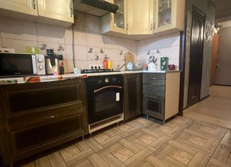 Трехкомнатная квартира на продажу, 68 м2, станица Каневская, Черноморская улица, 41