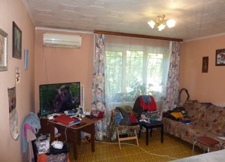 Продается двухкомнатная квартира, 43.2 м2, Волжский, улица имени Генерала Карбышева, 58А