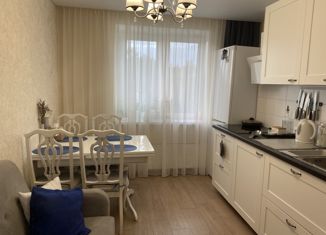 Продается 2-ком. квартира, 75.1 м2, Кингисепп, улица Жукова, 20