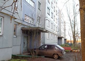 Продается 2-ком. квартира, 51.4 м2, Старая Русса, улица Строителей, 7