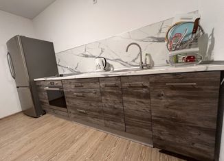 Сдам в аренду комнату, 50 м2, Екатеринбург, микрорайон Светлый, 3