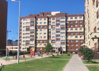 Сдам двухкомнатную квартиру, 63 м2, Калининградская область, улица Генерала Челнокова, 46