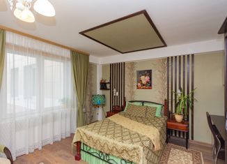 Трехкомнатная квартира на продажу, 115 м2, Новосибирск, улица Якушева, 33, улица Якушева