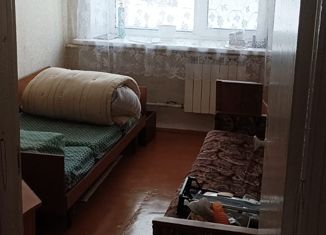 Продам трехкомнатную квартиру, 70 м2, поселок городского типа Рамешки, Комсомольская улица, 94
