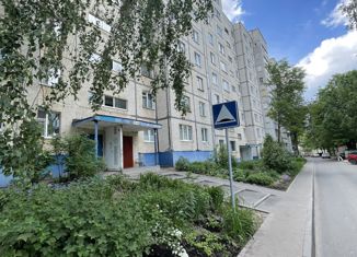 Продается трехкомнатная квартира, 68 м2, Чебоксары, улица Мичмана Павлова, 34