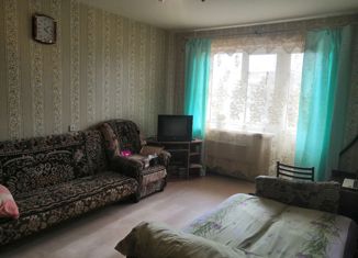 Продается 1-ком. квартира, 38 м2, посёлок городского типа Кардымово, улица Ленина, 53
