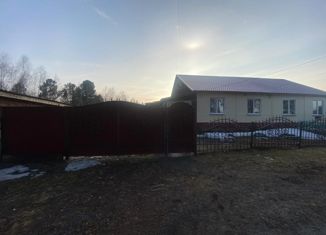 Продаю трехкомнатную квартиру, 93 м2, село Новобирилюссы, улица Победы, 1