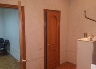 Продам 2-ком. квартиру, 50 м2, Саратов, Московская улица, 83