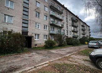 Продам 4-комнатную квартиру, 62.1 м2, поселок городского типа Большая Вишера, Первомайская улица, 14