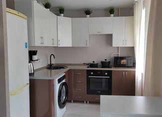 Сдается двухкомнатная квартира, 42 м2, Амурск, Лесная улица, 8