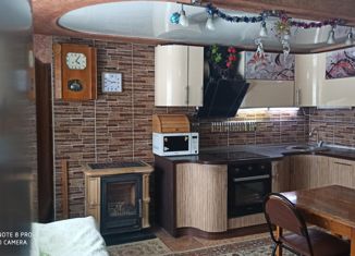 Продаю дом, 200 м2, село Нежинка, Радужная улица, 3