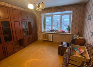 Продается 1-комнатная квартира, 36.5 м2, поселок городского типа Ильиногорск, улица Мира, 2