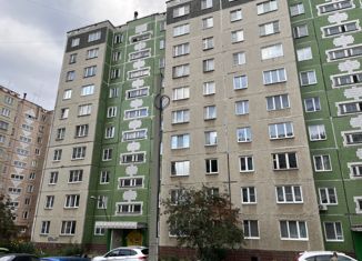 Продается трехкомнатная квартира, 65 м2, Челябинск, проспект Победы, 333А