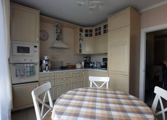 Продаю 2-ком. квартиру, 70 м2, Москва, Варшавское шоссе, 141к11, метро Аннино