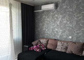 Продам 2-комнатную квартиру, 52.8 м2, Ленинск-Кузнецкий, проспект Текстильщиков, 13