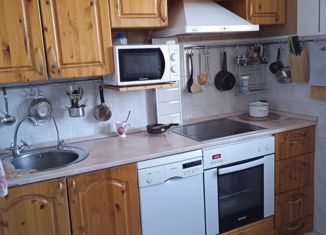 Продается 3-комнатная квартира, 66.6 м2, Санкт-Петербург, улица Щербакова, 9, метро Озерки