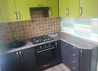 Продаю двухкомнатную квартиру, 60.9 м2, посёлок Строитель, микрорайон Центральный, 19