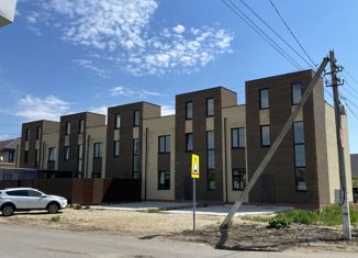 Продаю таунхаус, 120 м2, село Большие Кабаны, улица Сергея Ильюшина