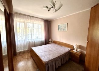 Продаю 2-ком. квартиру, 60 м2, Брянск, улица Костычева, 86, Советский район