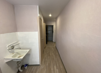 Продается 2-ком. квартира, 38 м2, Новосибирск, улица Бурденко, 17, улица Бурденко