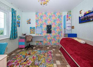 Продается трехкомнатная квартира, 64.4 м2, село Чигири, Чигиринская улица, 1/1