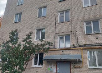 Продам двухкомнатную квартиру, 40.2 м2, Петровск, улица Марата, 10