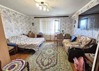 Трехкомнатная квартира на продажу, 66.5 м2, Астраханская область, площадь Карла Маркса, 3