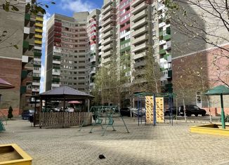 Продаю однокомнатную квартиру, 40 м2, Ставрополь, микрорайон № 29, улица Доваторцев, 90/3